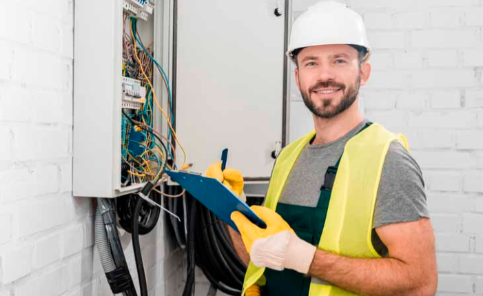 ¿Por qué es importante contratar técnicos certificados?